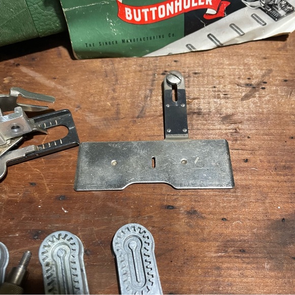 Singer buttonholer vintage 1960 with case - Picture 5 of 8